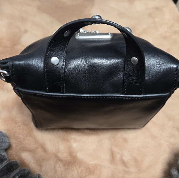 Marc Jacobs Black Canteen Riveted Limited Edition Crossbody Bag - Picture 11 of 11